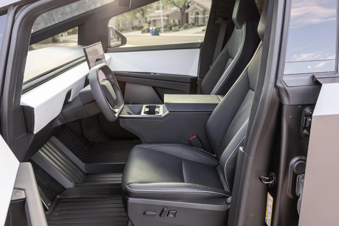 2024 Tesla Cybertruck - Image 28 of 31