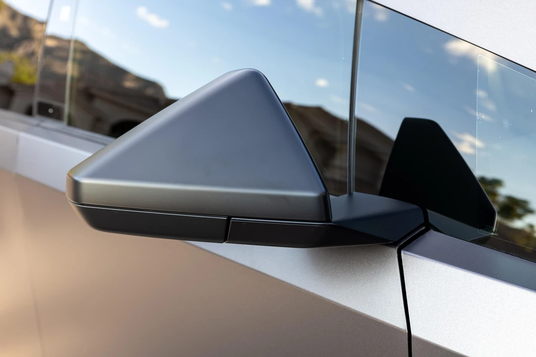 2024 Tesla Cybertruck - Image 19 of 31