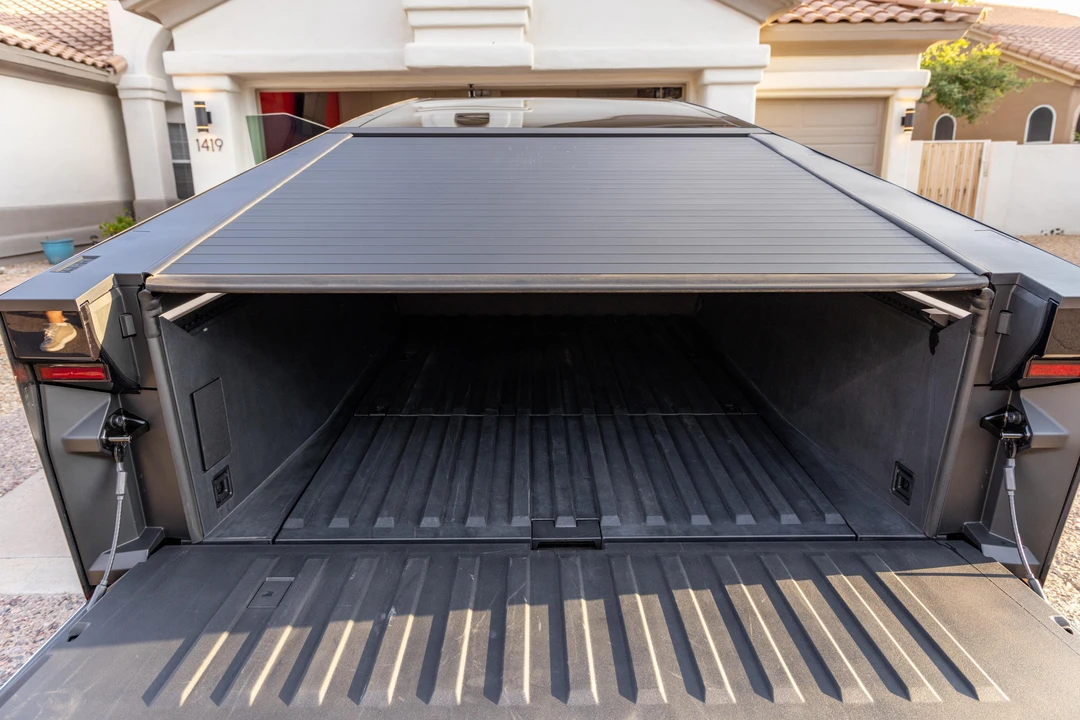 2024 Tesla Cybertruck - Image 16 of 31