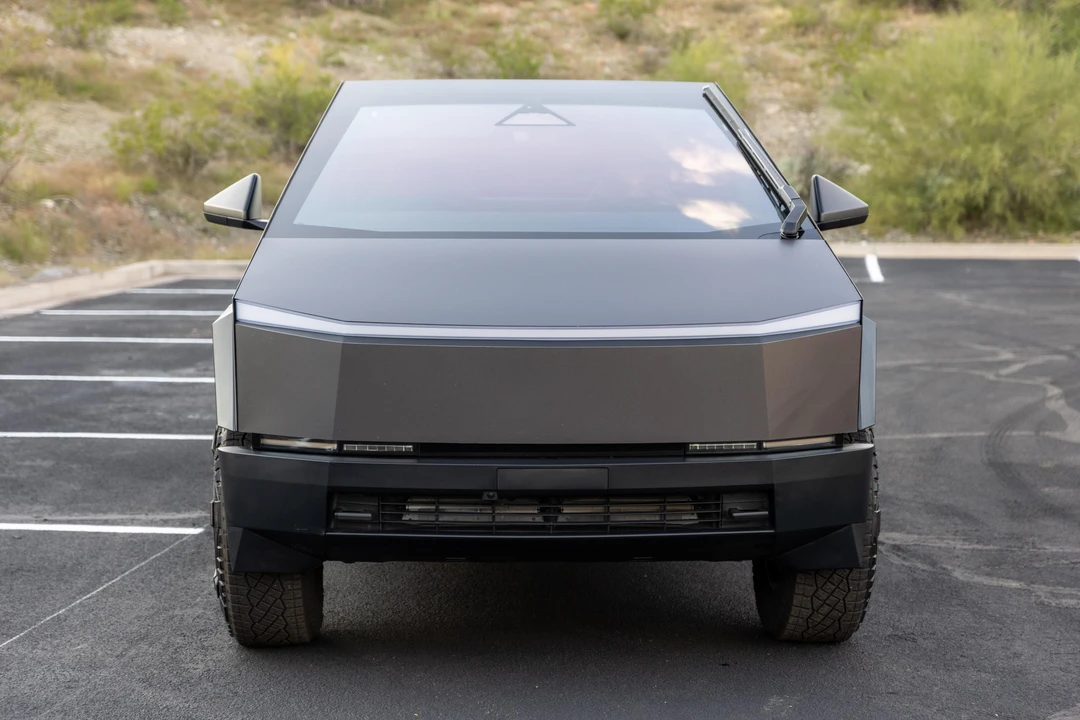 2024 Tesla Cybertruck - Image 2 of 31