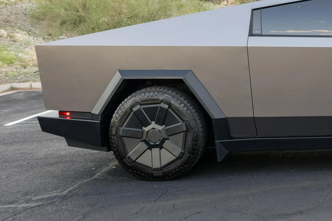 2024 Tesla Cybertruck - Image 22 of 31