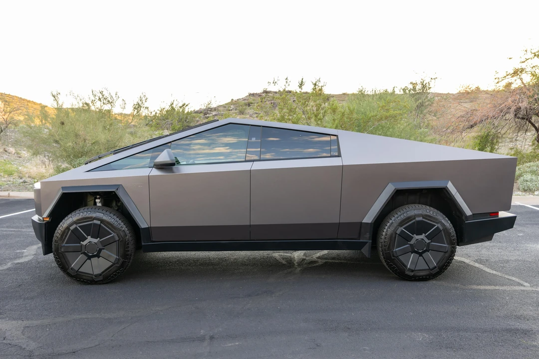 2024 Tesla Cybertruck - Image 3 of 31