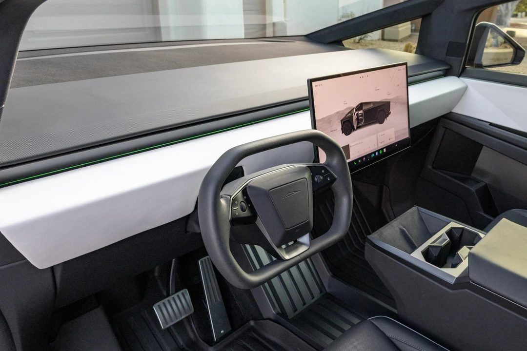 2024 Tesla Cybertruck - Image 24 of 31