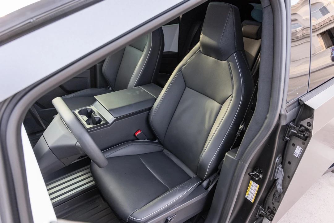 2024 Tesla Cybertruck - Image 25 of 31
