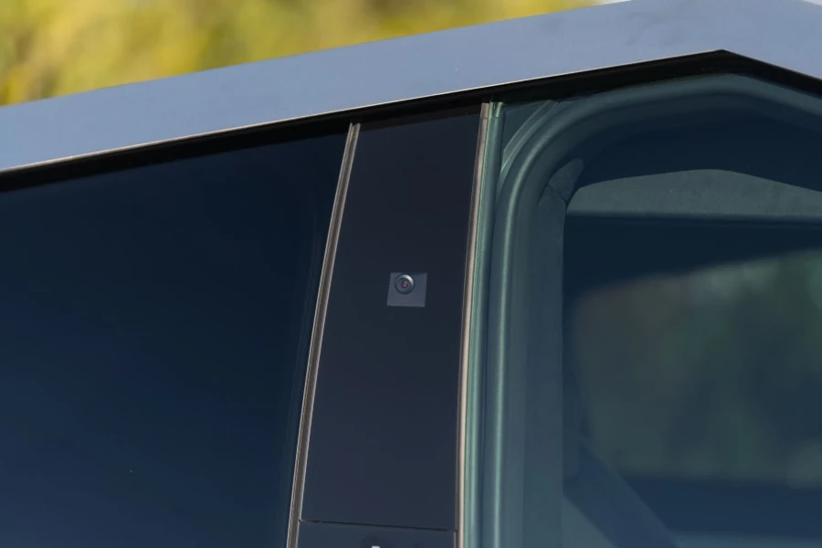 2024 Tesla Cybertruck - Image 16 of 31