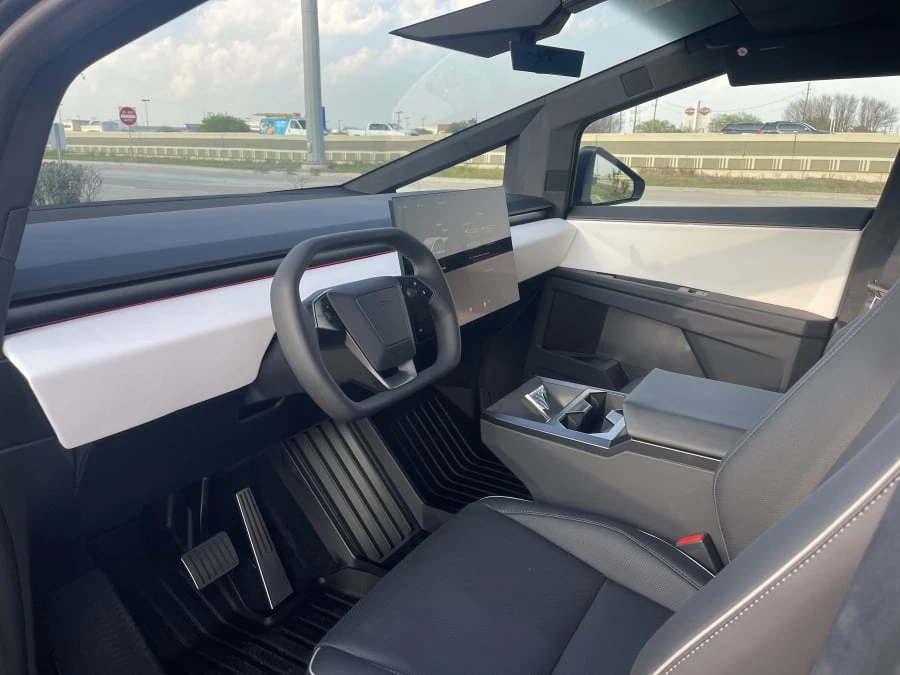 2024 Tesla Cybertruck - Image 26 of 31