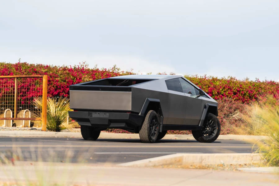 2024 Tesla Cybertruck - Image 3 of 31