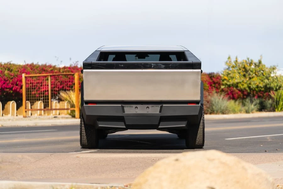 2024 Tesla Cybertruck - Image 5 of 31