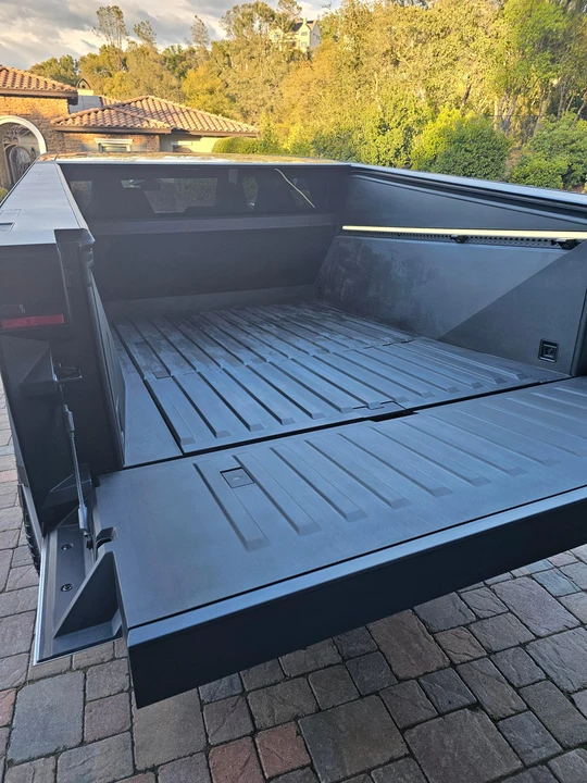 2024 Tesla Cybertruck - Image 9 of 9