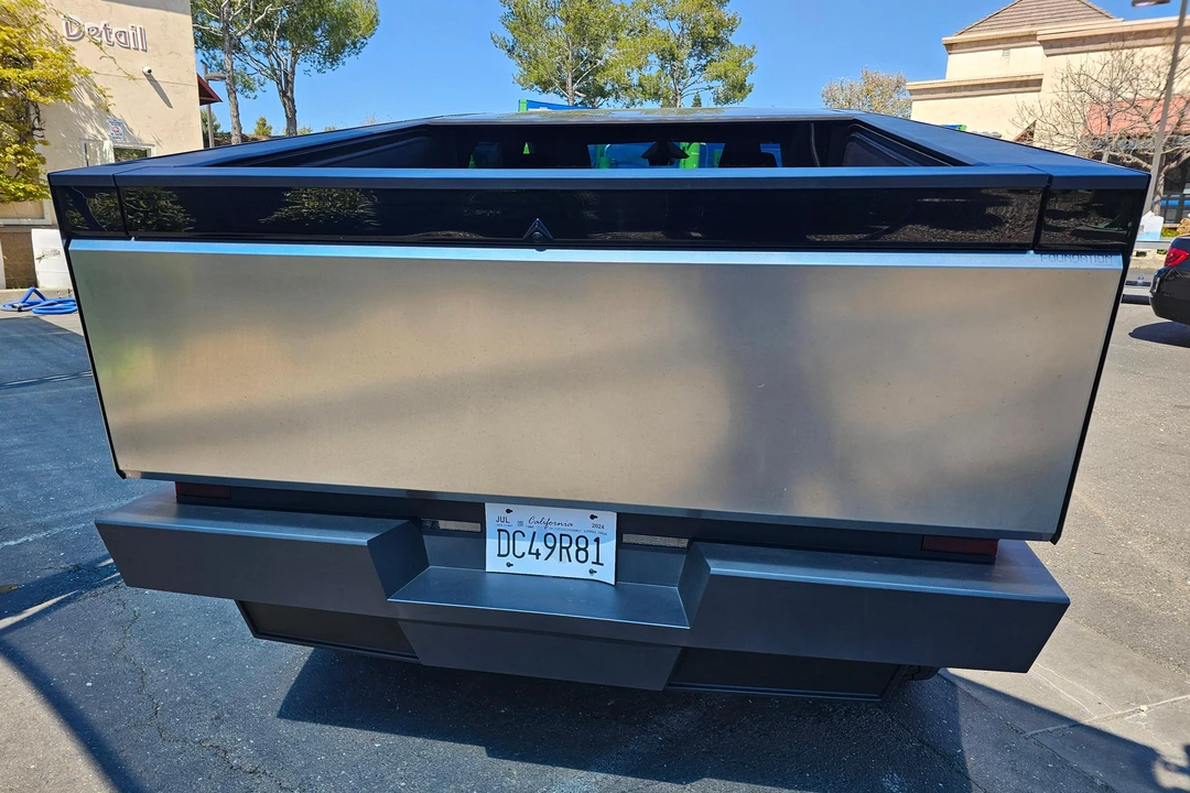 2024 Tesla Cybertruck - Image 5 of 9