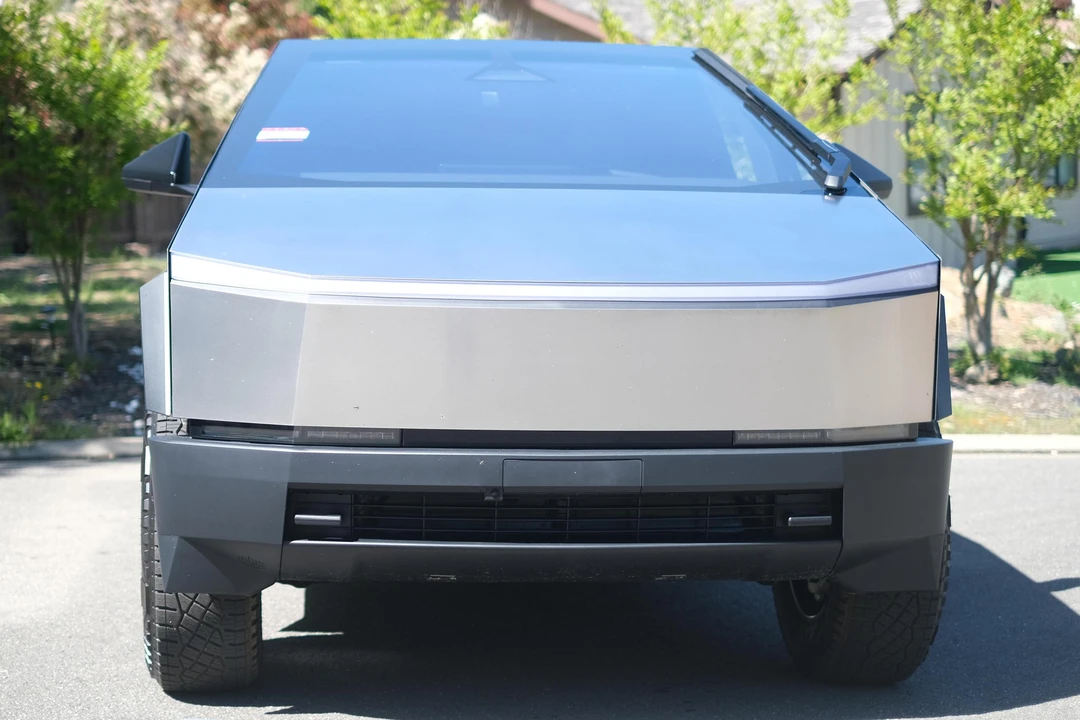 2024 Tesla Cybertruck - Image 2 of 9