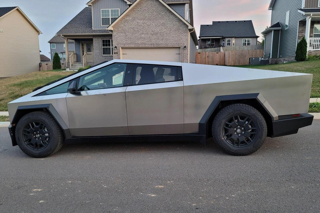 2024 Tesla Cybertruck - Image 3 of 31