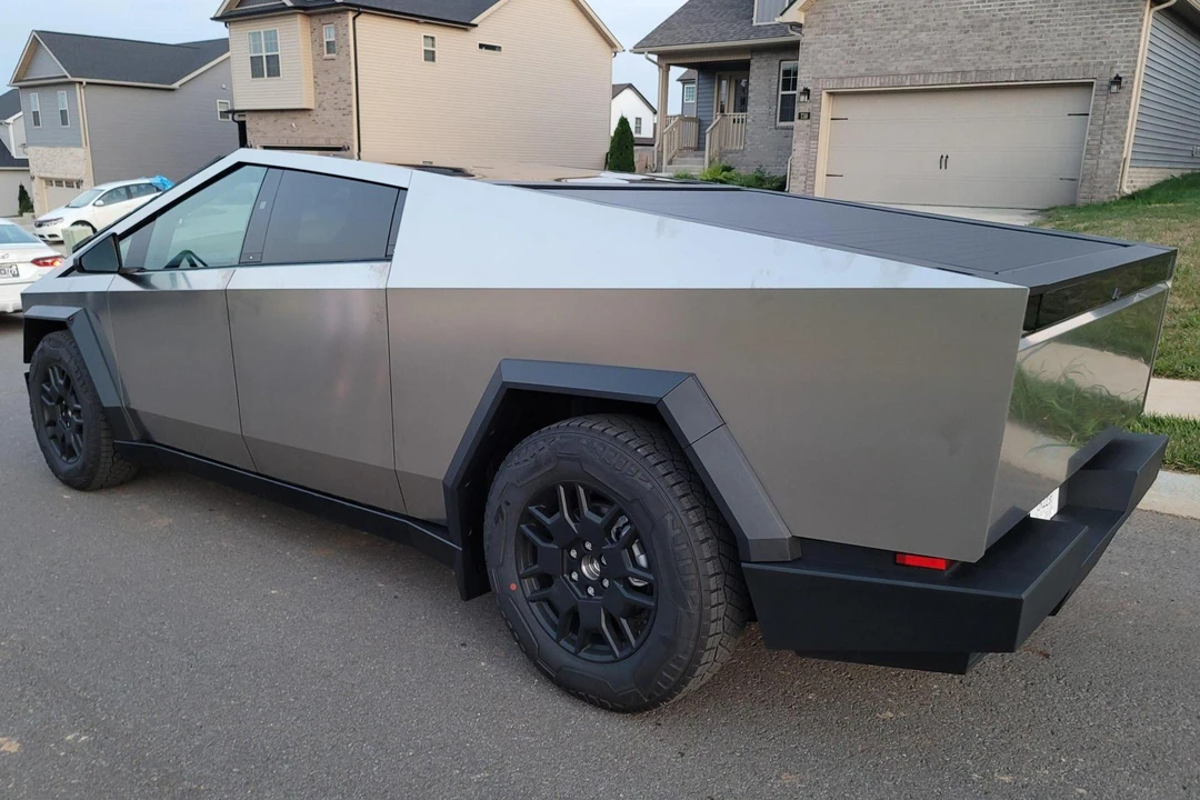 2024 Tesla Cybertruck - Image 17 of 31