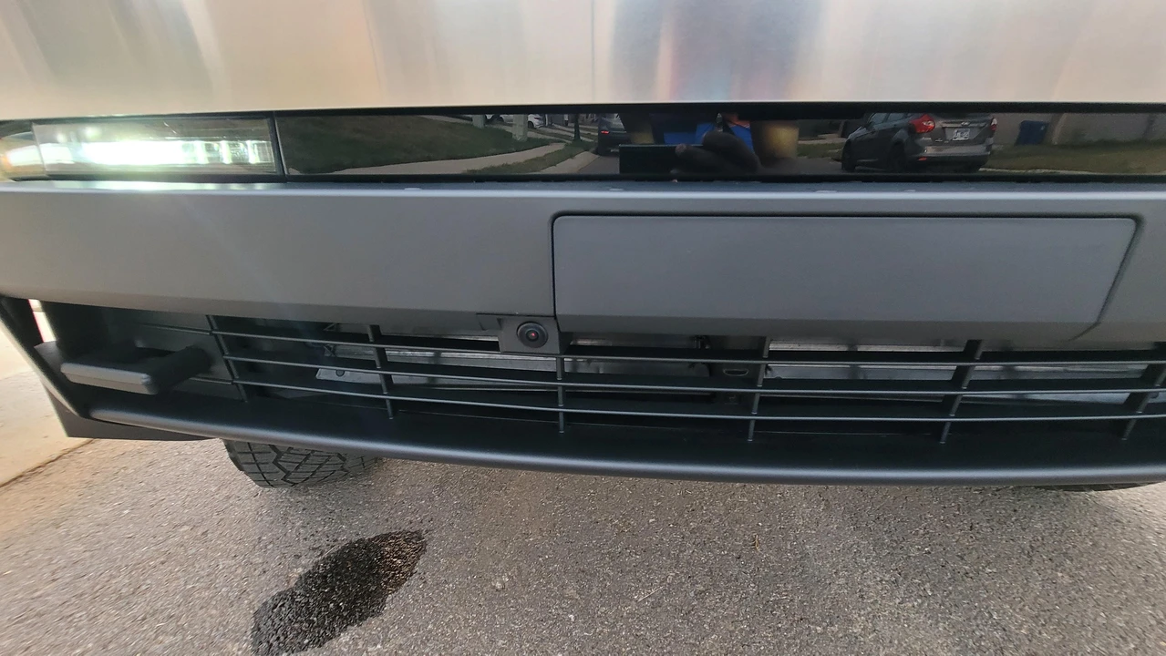 2024 Tesla Cybertruck - Image 28 of 31