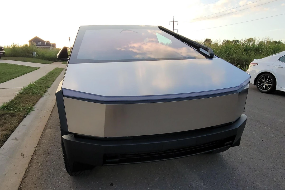 2024 Tesla Cybertruck - Image 10 of 31