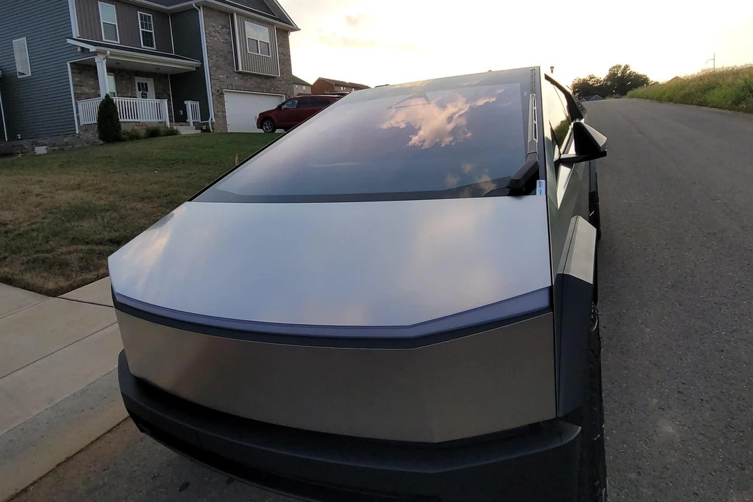 2024 Tesla Cybertruck - Image 12 of 31