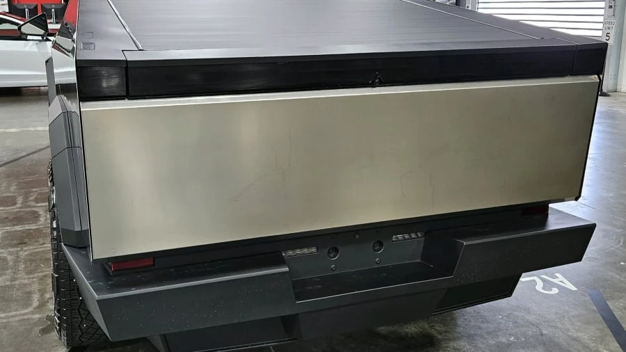 2024 Tesla Cybertruck - Image 7 of 10