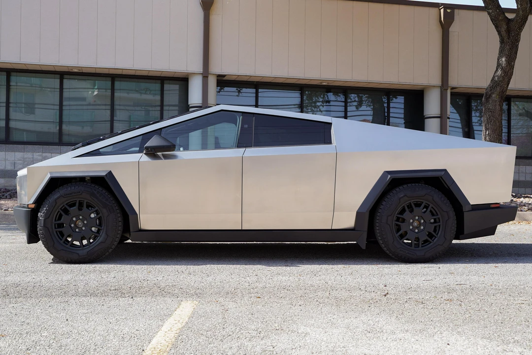 2024 Tesla Cybertruck - Image 3 of 31