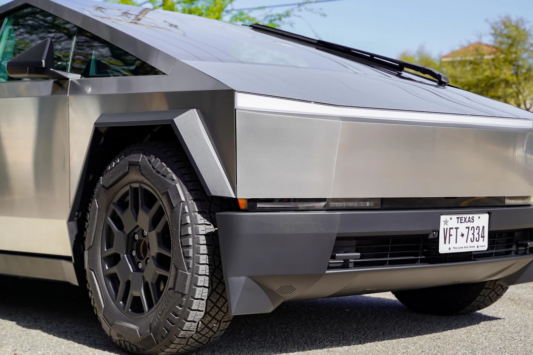 2024 Tesla Cybertruck - Image 17 of 31