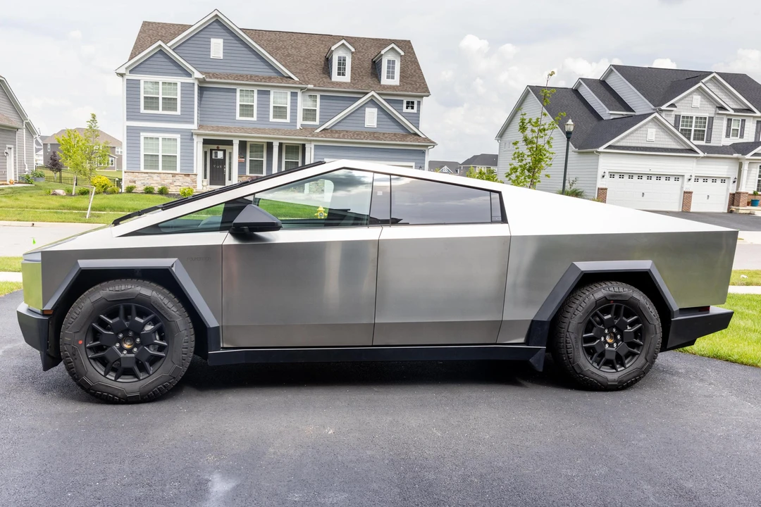 2024 Tesla Cybertruck - Image 3 of 31