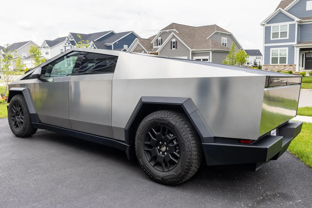 2024 Tesla Cybertruck - Image 9 of 31