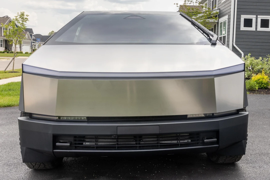 2024 Tesla Cybertruck - Image 2 of 31