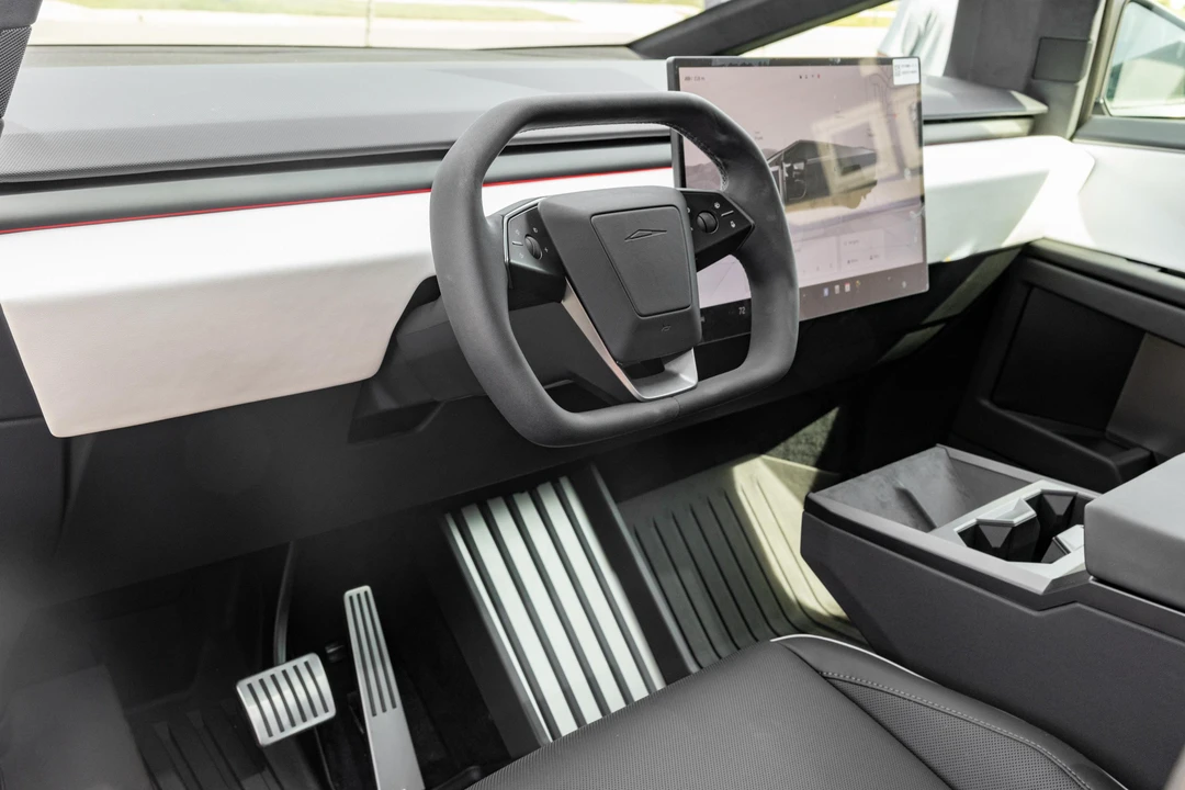 2024 Tesla Cybertruck - Image 19 of 31