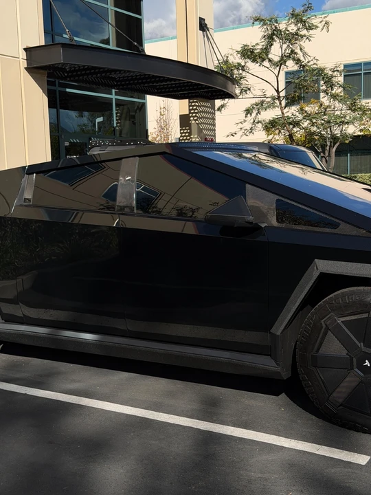 2024 Tesla Cybertruck - Image 15 of 21