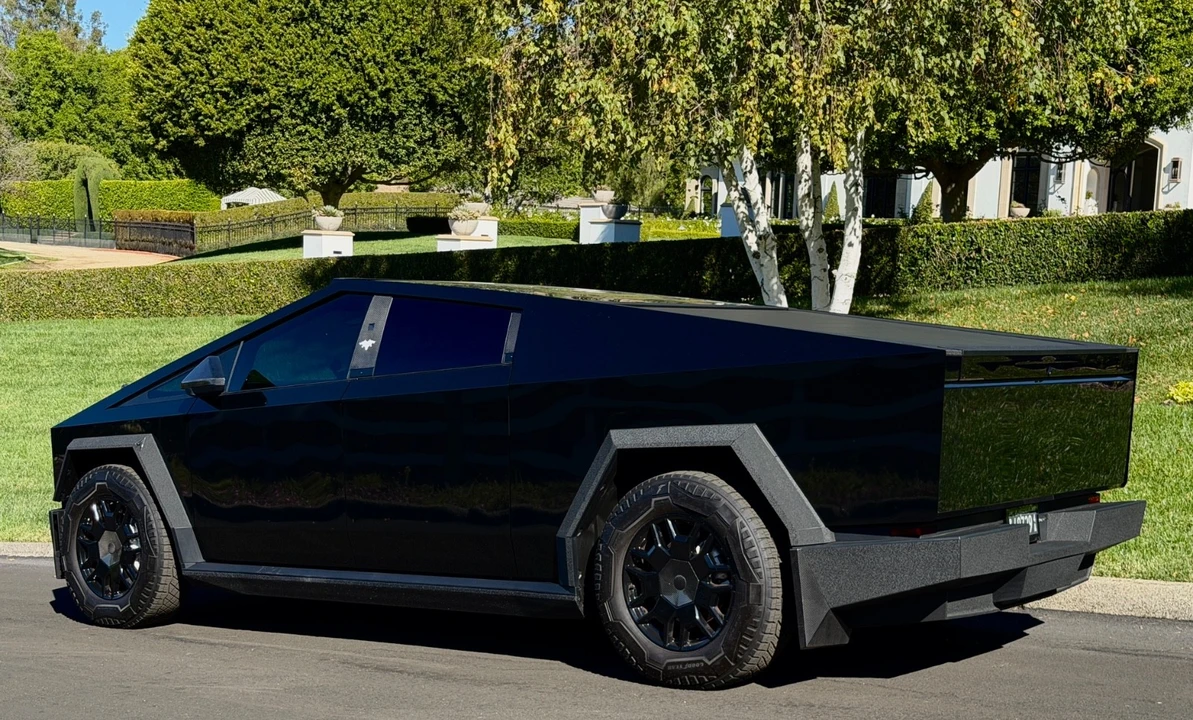 2024 Tesla Cybertruck - Image 18 of 21