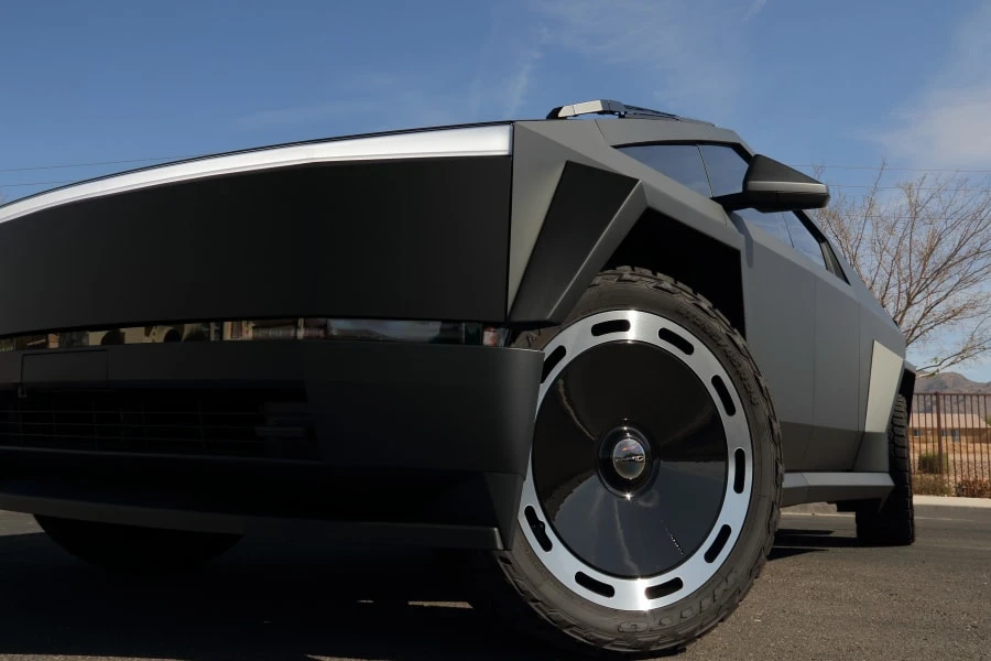 2024 Tesla Cybertruck - Image 15 of 31