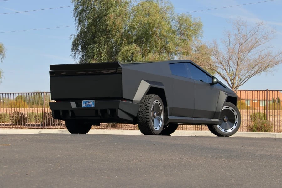 2024 Tesla Cybertruck - Image 16 of 31