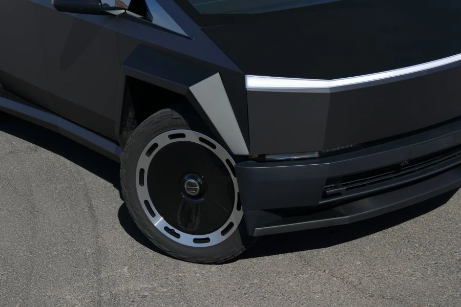 2024 Tesla Cybertruck - Image 21 of 31