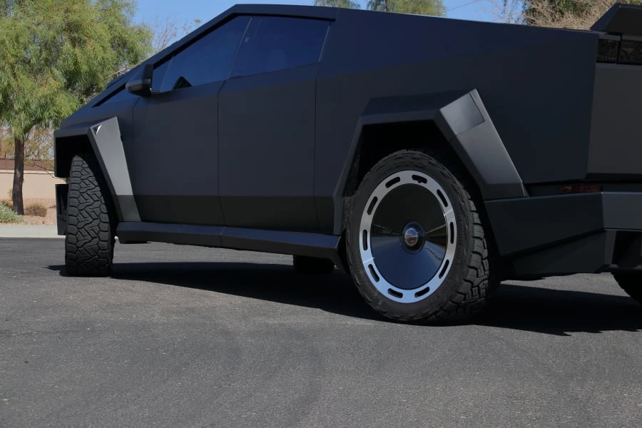 2024 Tesla Cybertruck - Image 24 of 31