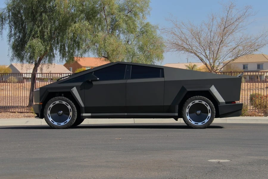 2024 Tesla Cybertruck - Image 2 of 31