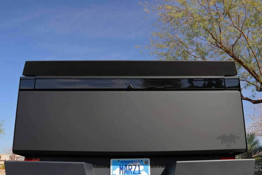 2024 Tesla Cybertruck - Image 17 of 31