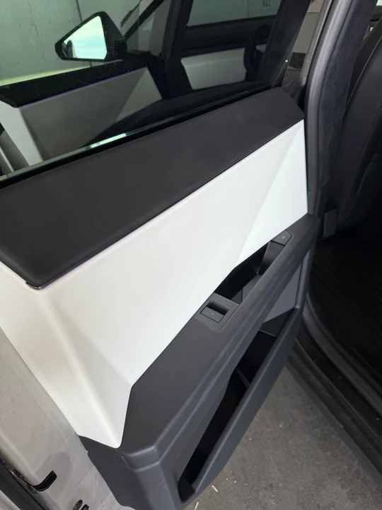 2024 Tesla Cybertruck - Image 7 of 10