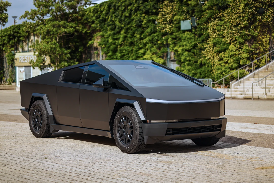 2024 Tesla Cybertruck - Image 2 of 4