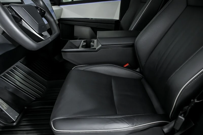 2024 Tesla Cybertruck - Image 19 of 21