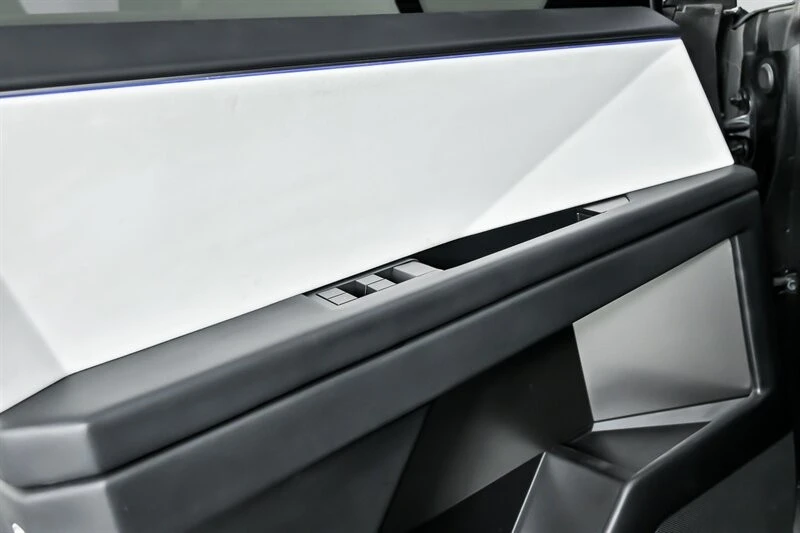 2024 Tesla Cybertruck - Image 17 of 21