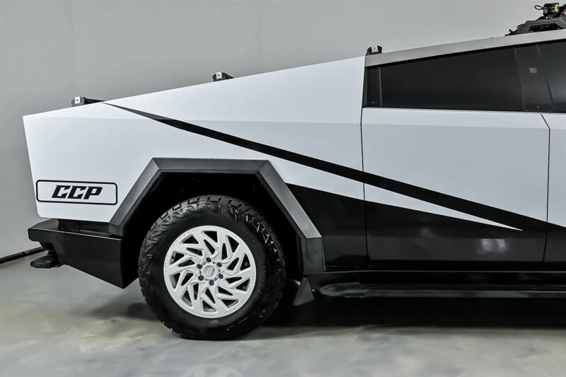 2024 Tesla Cybertruck - Image 13 of 21