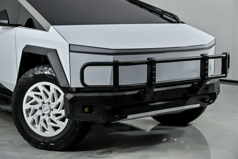 2024 Tesla Cybertruck - Image 3 of 21