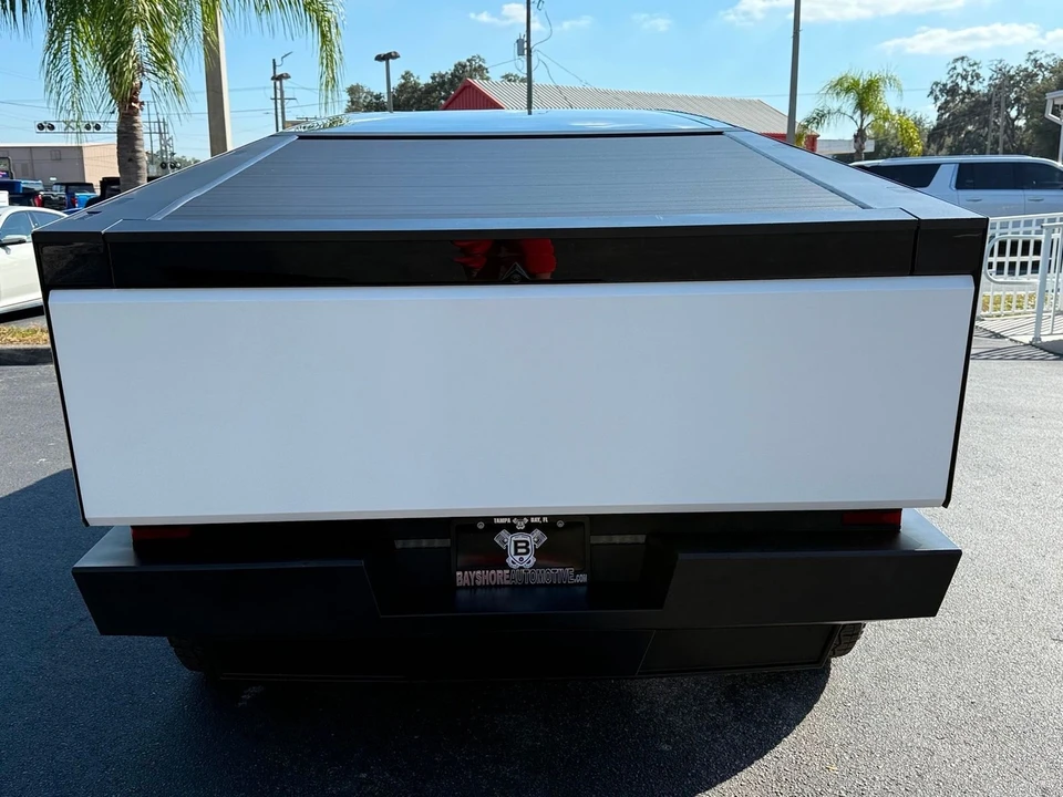 2024 Tesla Cybertruck - Image 8 of 12