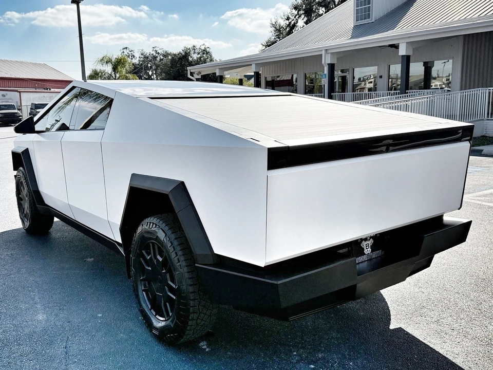 2024 Tesla Cybertruck - Image 6 of 12