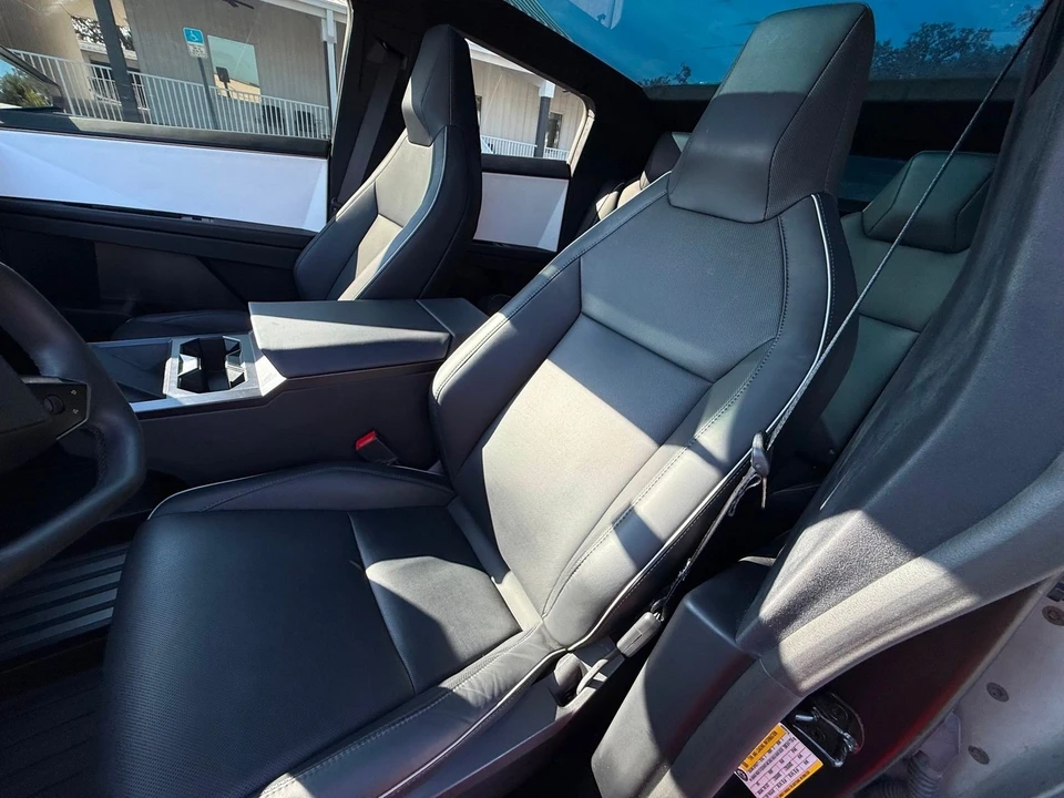 2024 Tesla Cybertruck - Image 9 of 12
