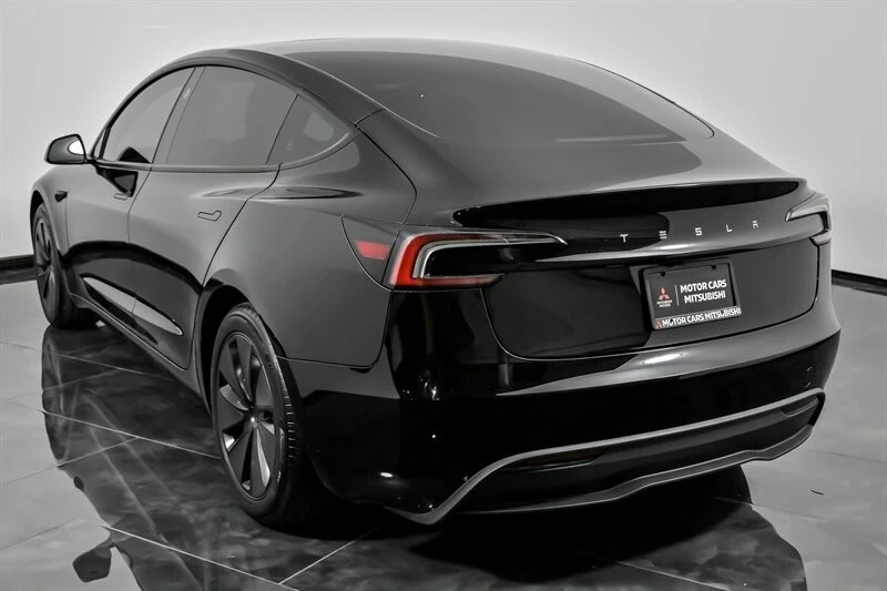2024 Tesla Model 3 - Image 9 of 21
