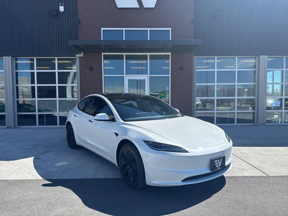 2024 Tesla Model 3 - Image 2 of 21