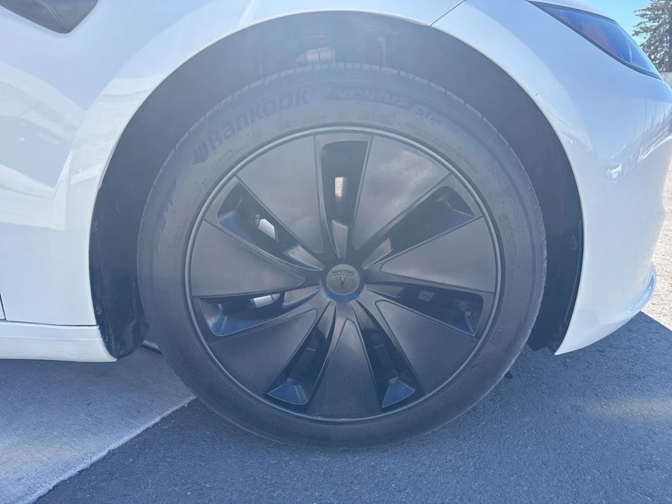 2024 Tesla Model 3 - Image 10 of 21