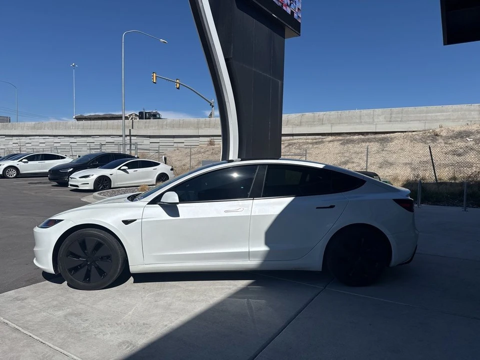 2024 Tesla Model 3 - Image 5 of 21
