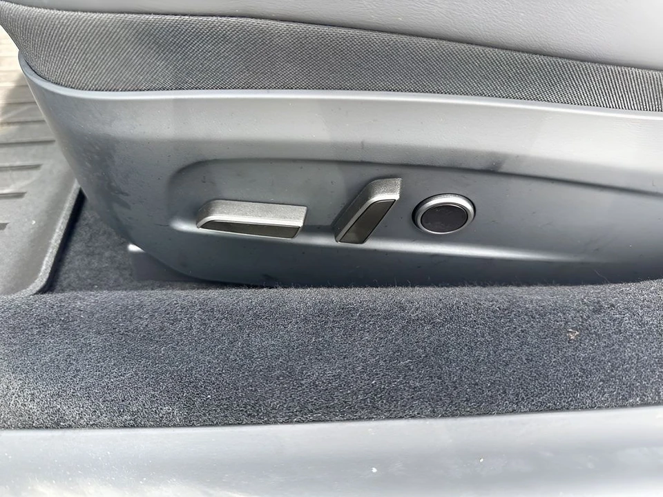 2024 Tesla Model 3 - Image 10 of 31