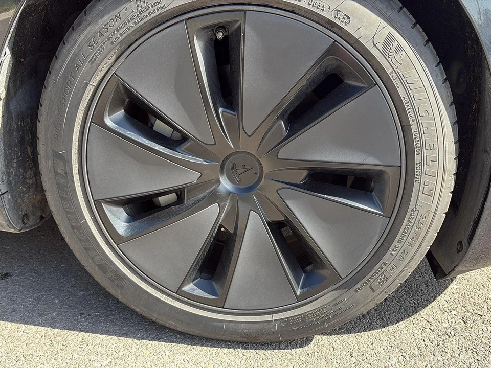 2024 Tesla Model 3 - Image 11 of 21